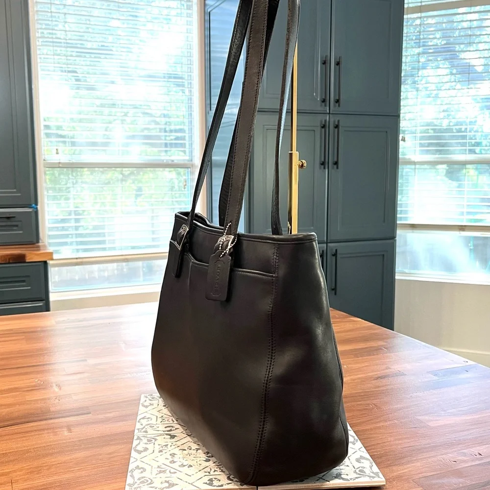 COACH VINTAGE CHELSEA TOTE, BLACK No. 6006